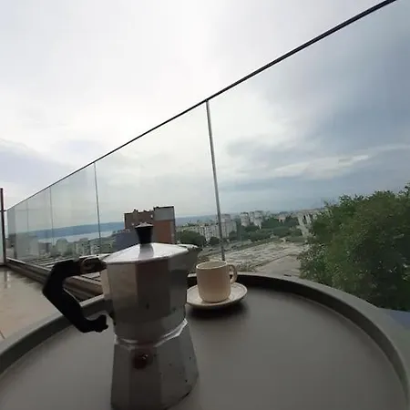 Black Sea View Warna